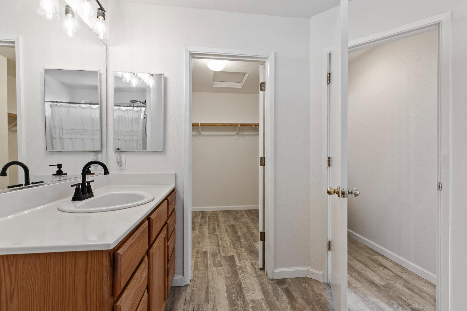 1205 Swan Dr, Patterson, CA 95363