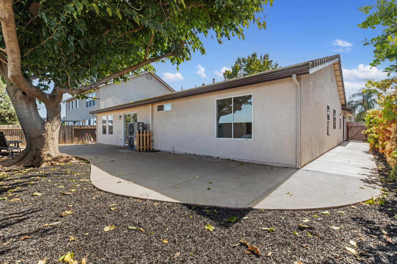 1205 Swan Dr, Patterson, CA 95363