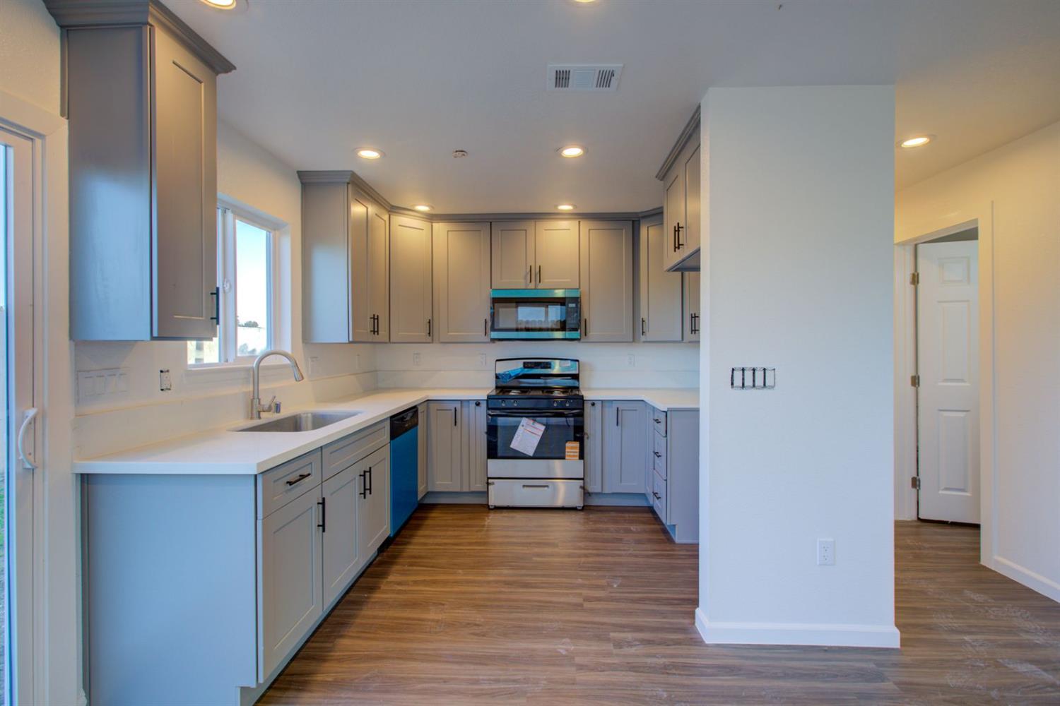 501 Jason Dr, Turlock, CA 95380