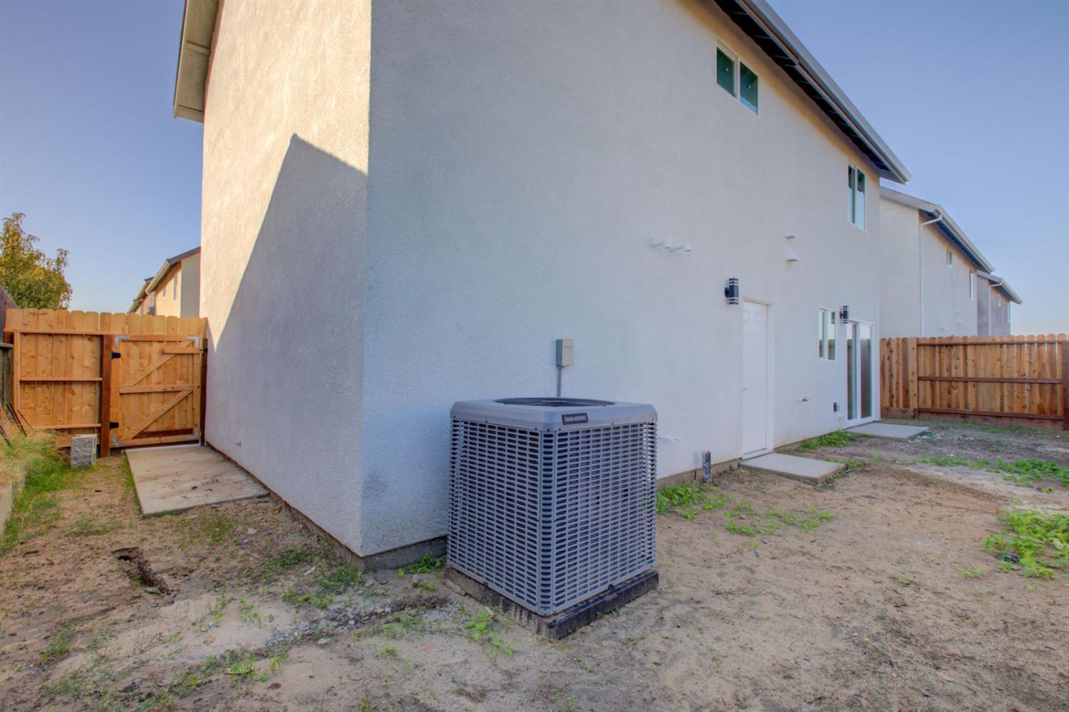 501 Jason Dr, Turlock, CA 95380