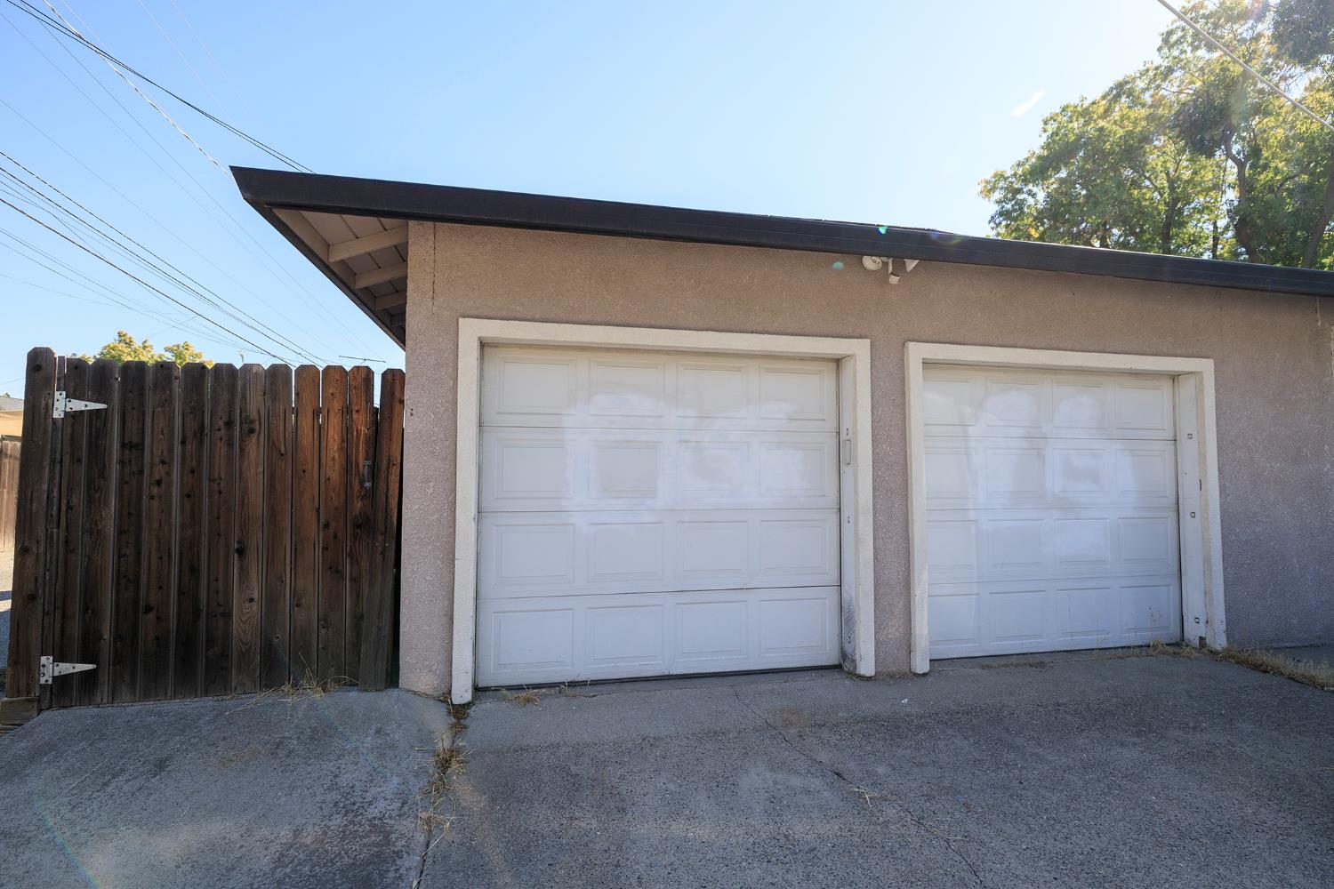 1317 Oakwood Dr, Modesto, CA 95350