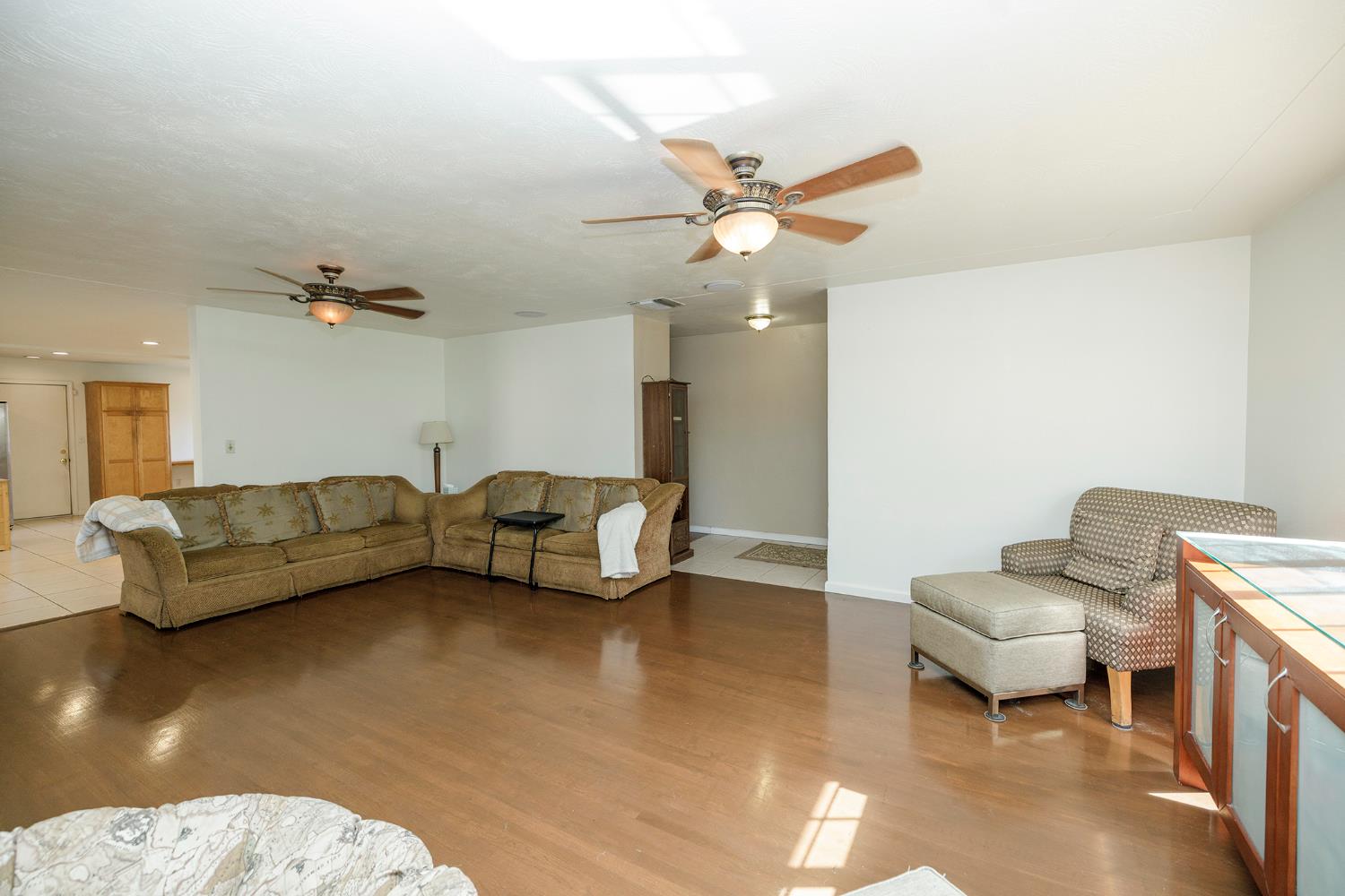 1317 Oakwood Dr, Modesto, CA 95350