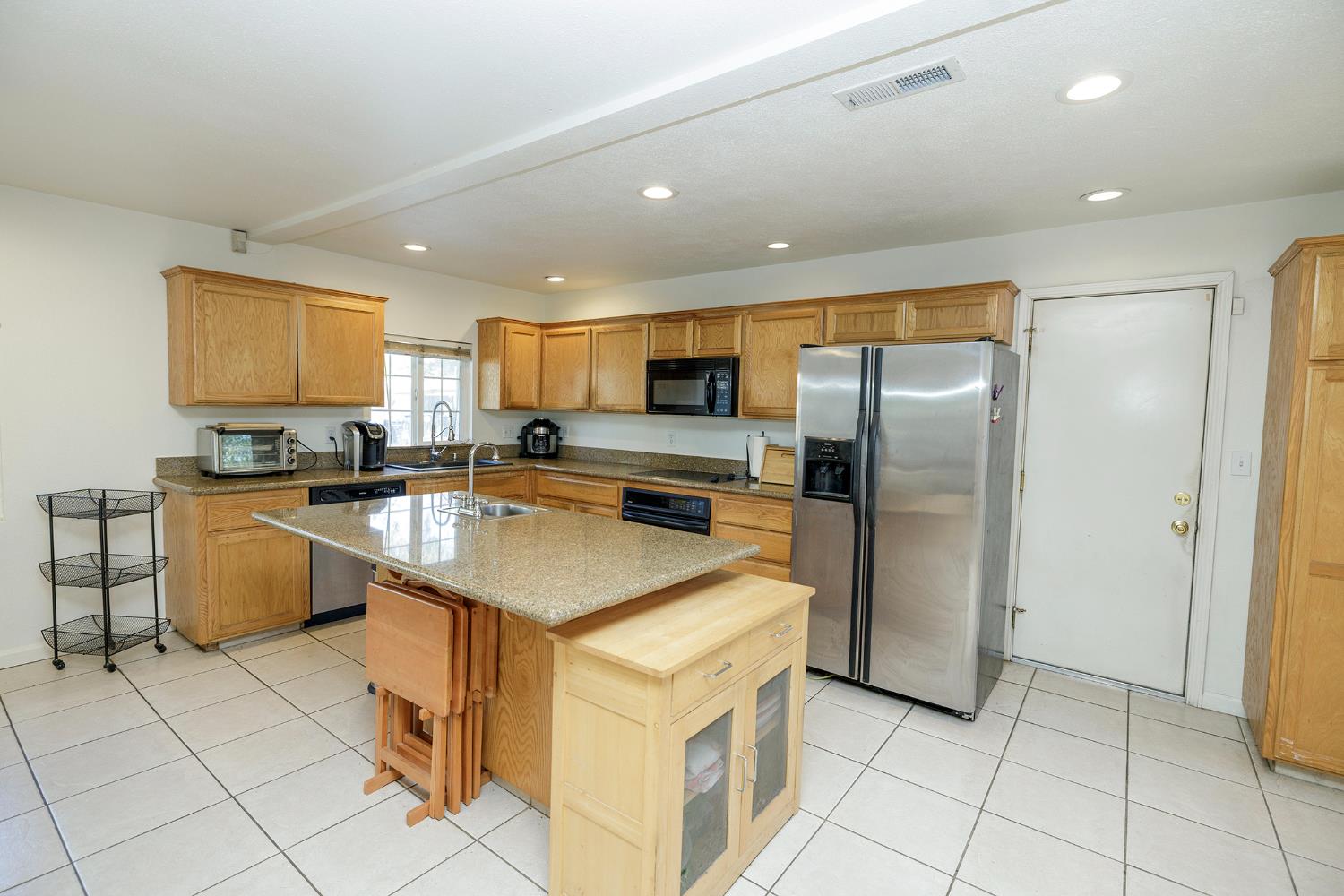 1317 Oakwood Dr, Modesto, CA 95350