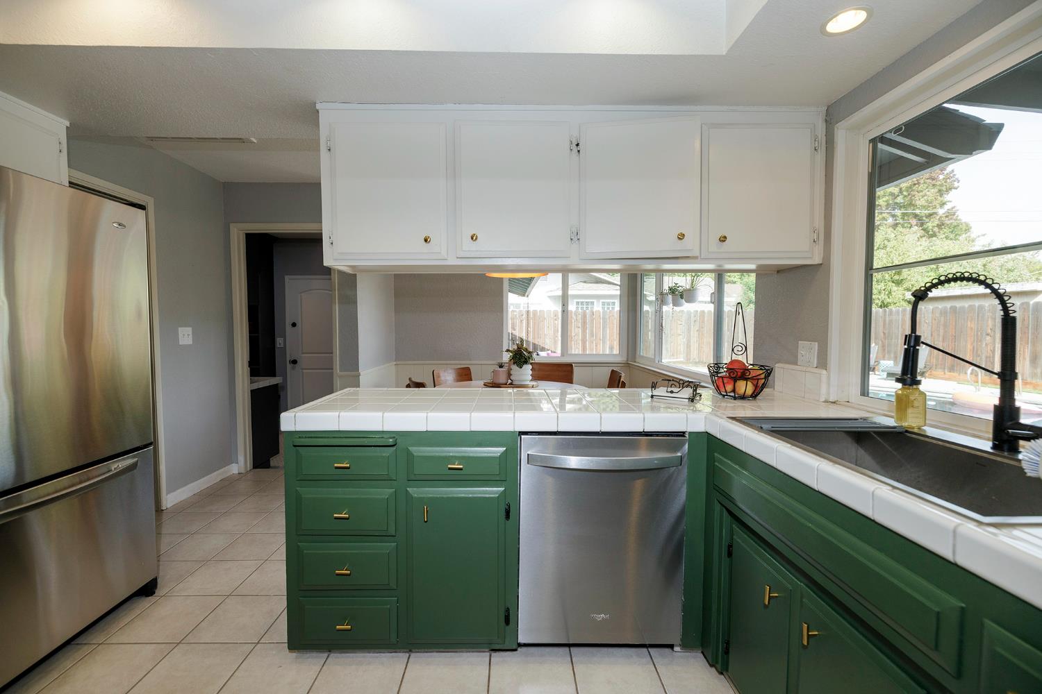 3012 Guinevere Ln, Modesto, CA 95350