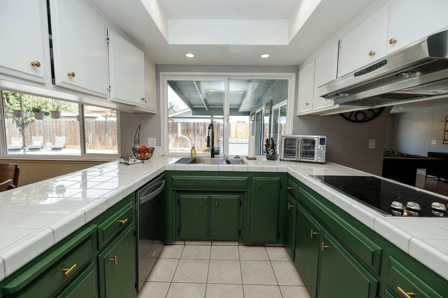 3012 Guinevere Ln, Modesto, CA 95350