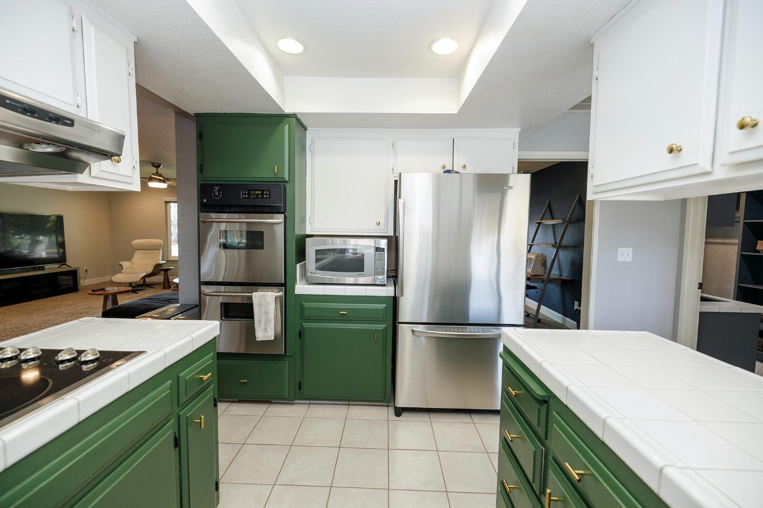 3012 Guinevere Ln, Modesto, CA 95350