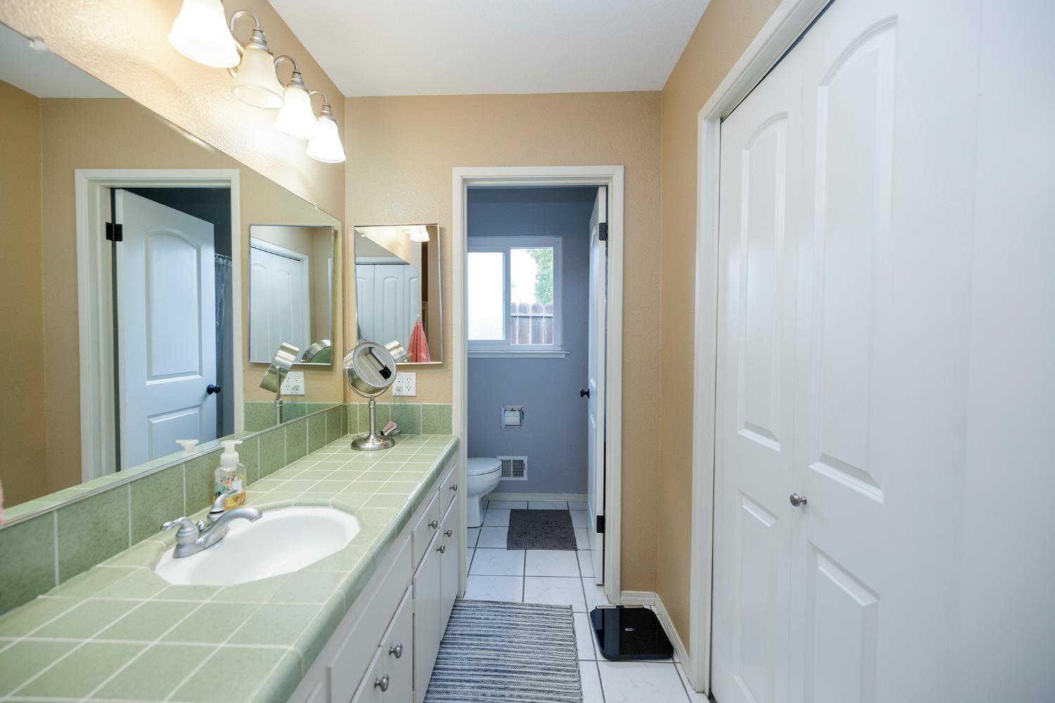 3012 Guinevere Ln, Modesto, CA 95350