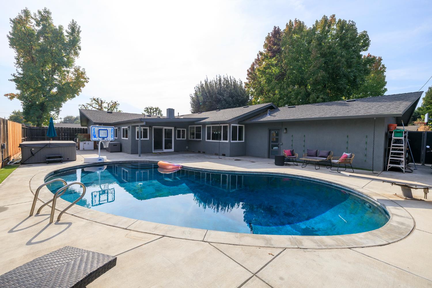 3012 Guinevere Ln, Modesto, CA 95350