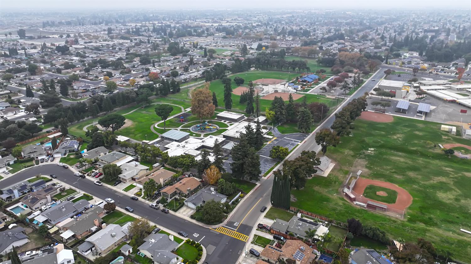 786 Canterbury Way, Manteca, CA 95336