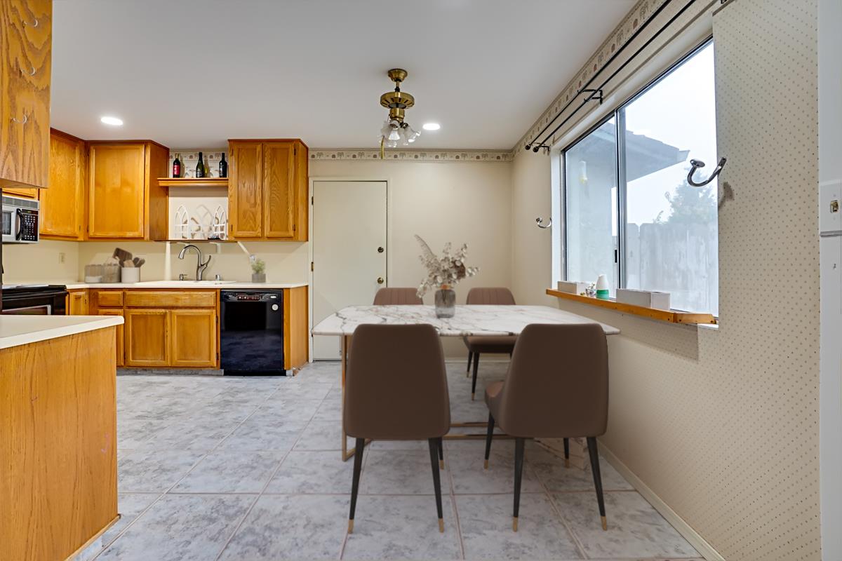 786 Canterbury Way, Manteca, CA 95336