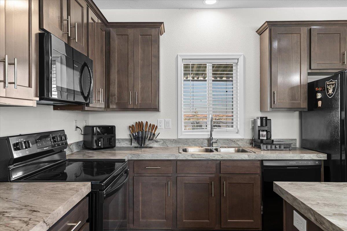 4399 Aplicella Ct #75, Manteca, CA 95337