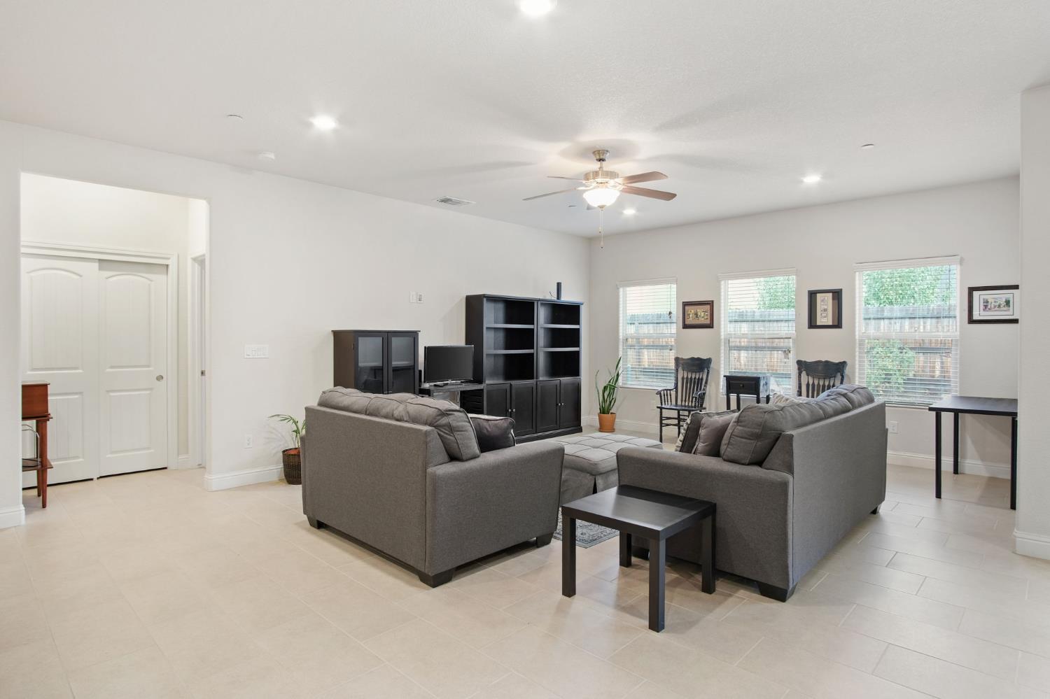 3790 Bonifacio Way, Merced, CA 95340