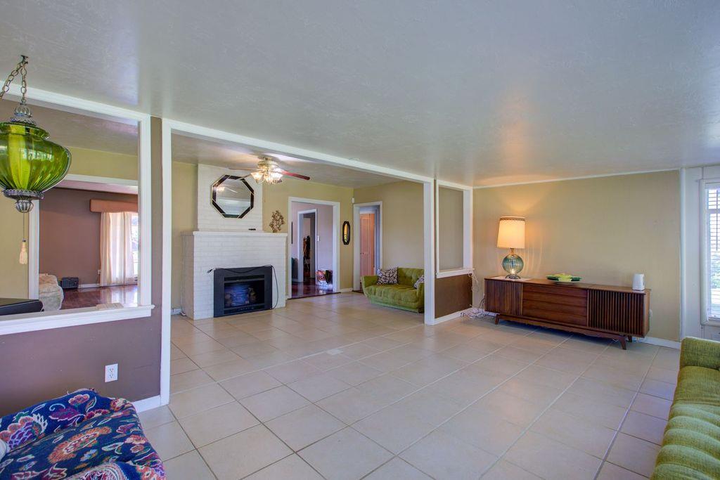 651 E 21st St, Merced, CA 95340