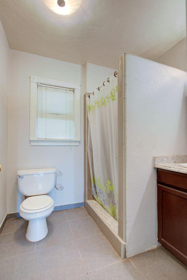 651 E 21st St, Merced, CA 95340