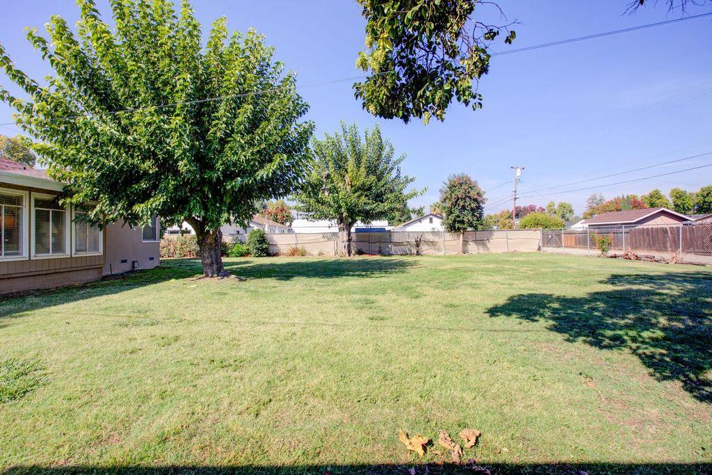 651 E 21st St, Merced, CA 95340