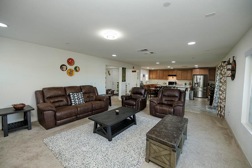 1435 W Woodward Ave, Manteca, CA 95337