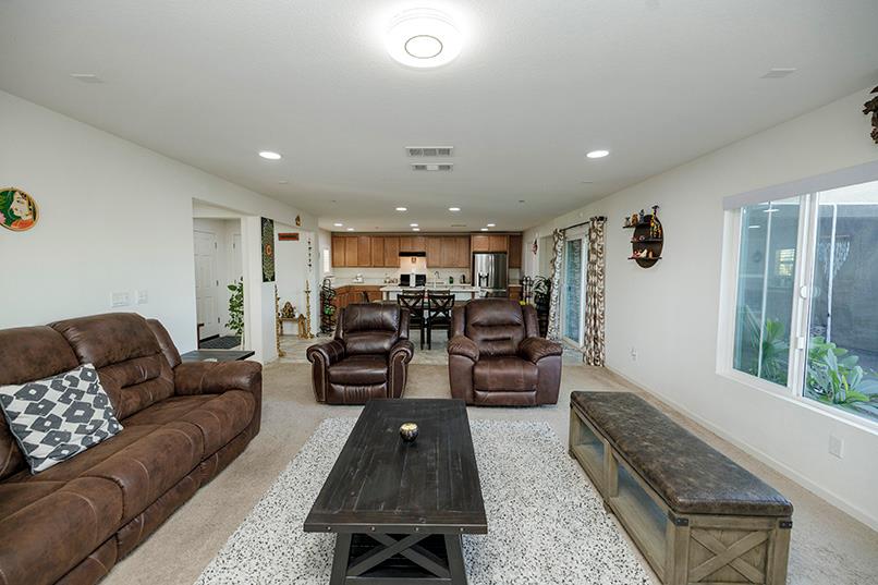 1435 W Woodward Ave, Manteca, CA 95337