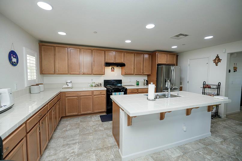 1435 W Woodward Ave, Manteca, CA 95337