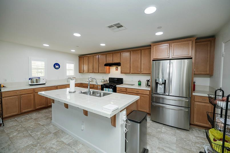 1435 W Woodward Ave, Manteca, CA 95337