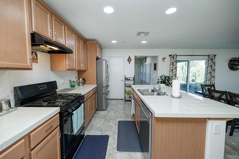 1435 W Woodward Ave, Manteca, CA 95337