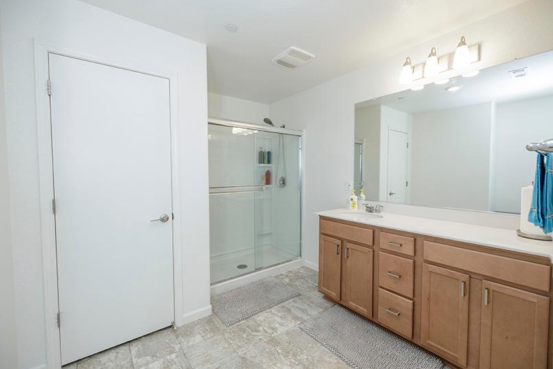 1435 W Woodward Ave, Manteca, CA 95337