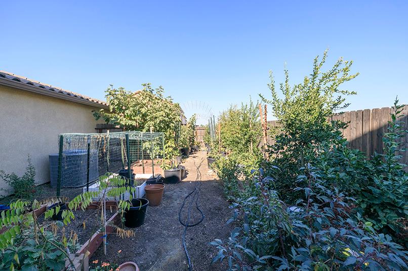 1435 W Woodward Ave, Manteca, CA 95337