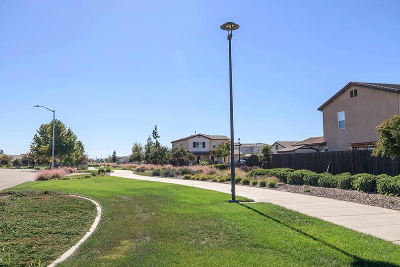 1435 W Woodward Ave, Manteca, CA 95337