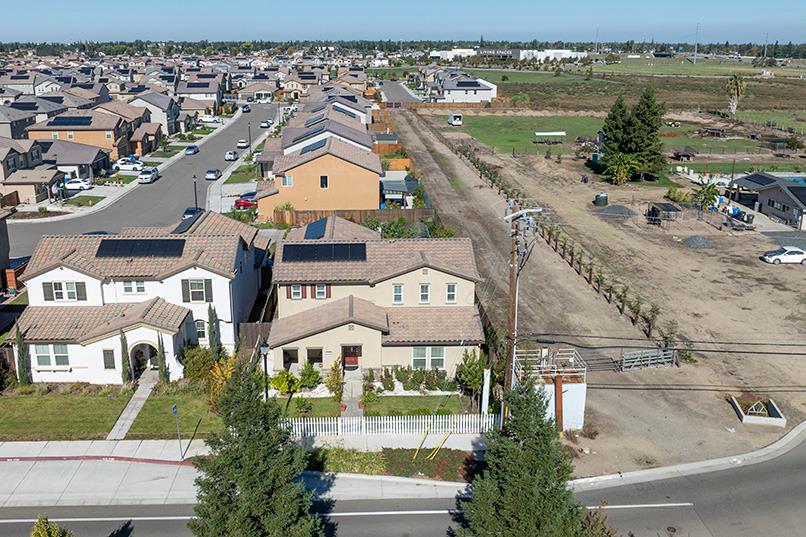 1435 W Woodward Ave, Manteca, CA 95337