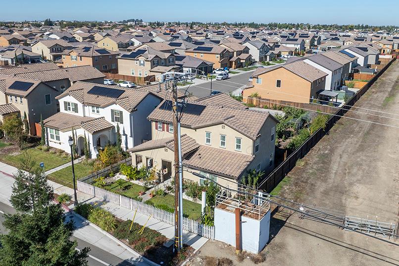 1435 W Woodward Ave, Manteca, CA 95337