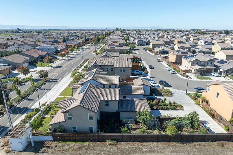 1435 W Woodward Ave, Manteca, CA 95337