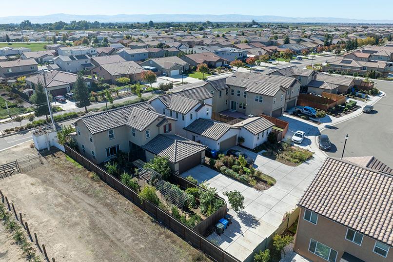 1435 W Woodward Ave, Manteca, CA 95337