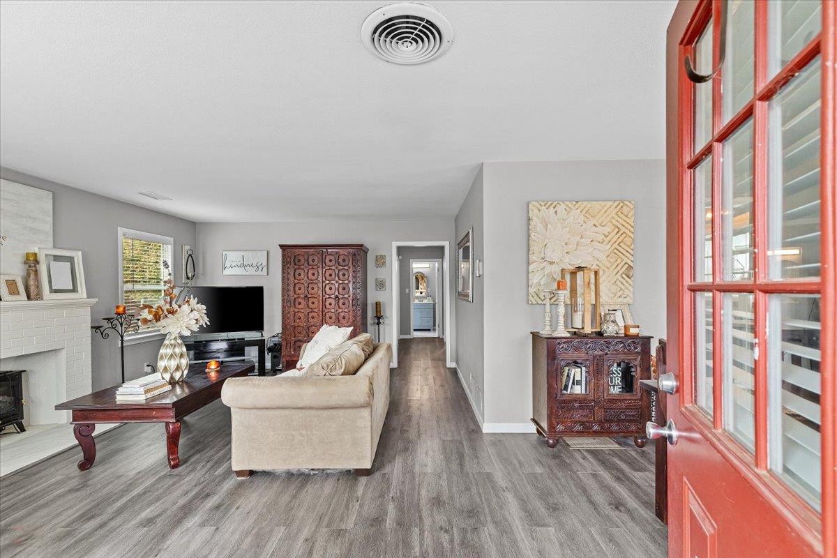 1109 Ulrich Ave, Modesto, CA 95350