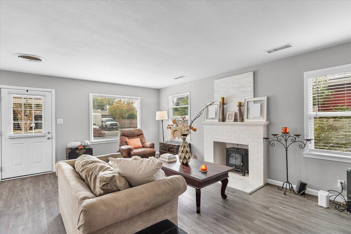 1109 Ulrich Ave, Modesto, CA 95350