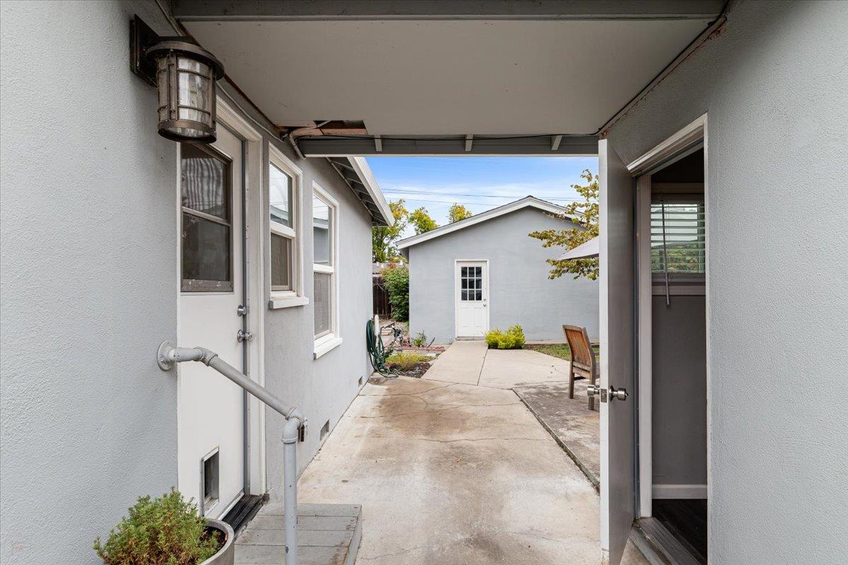 1109 Ulrich Ave, Modesto, CA 95350