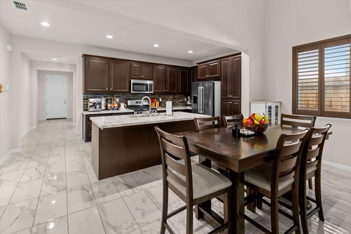 4368 Icon Ave, Modesto, CA 95356