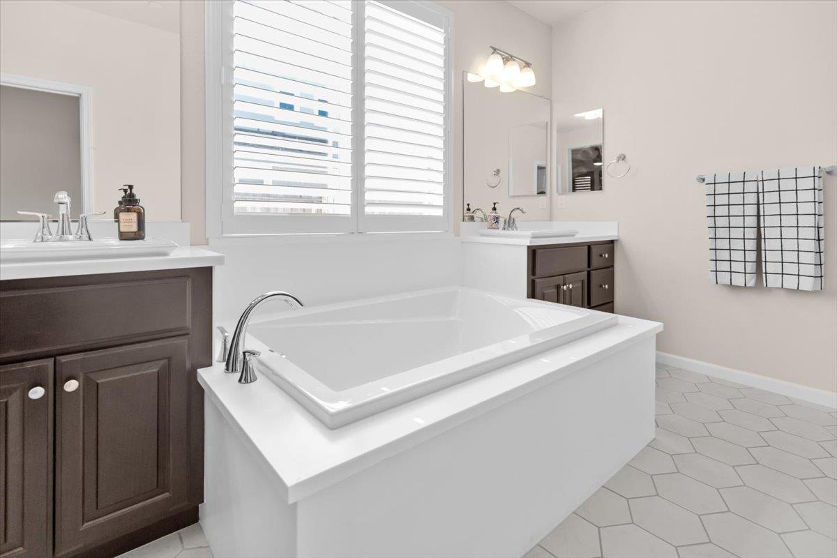 4368 Icon Ave, Modesto, CA 95356