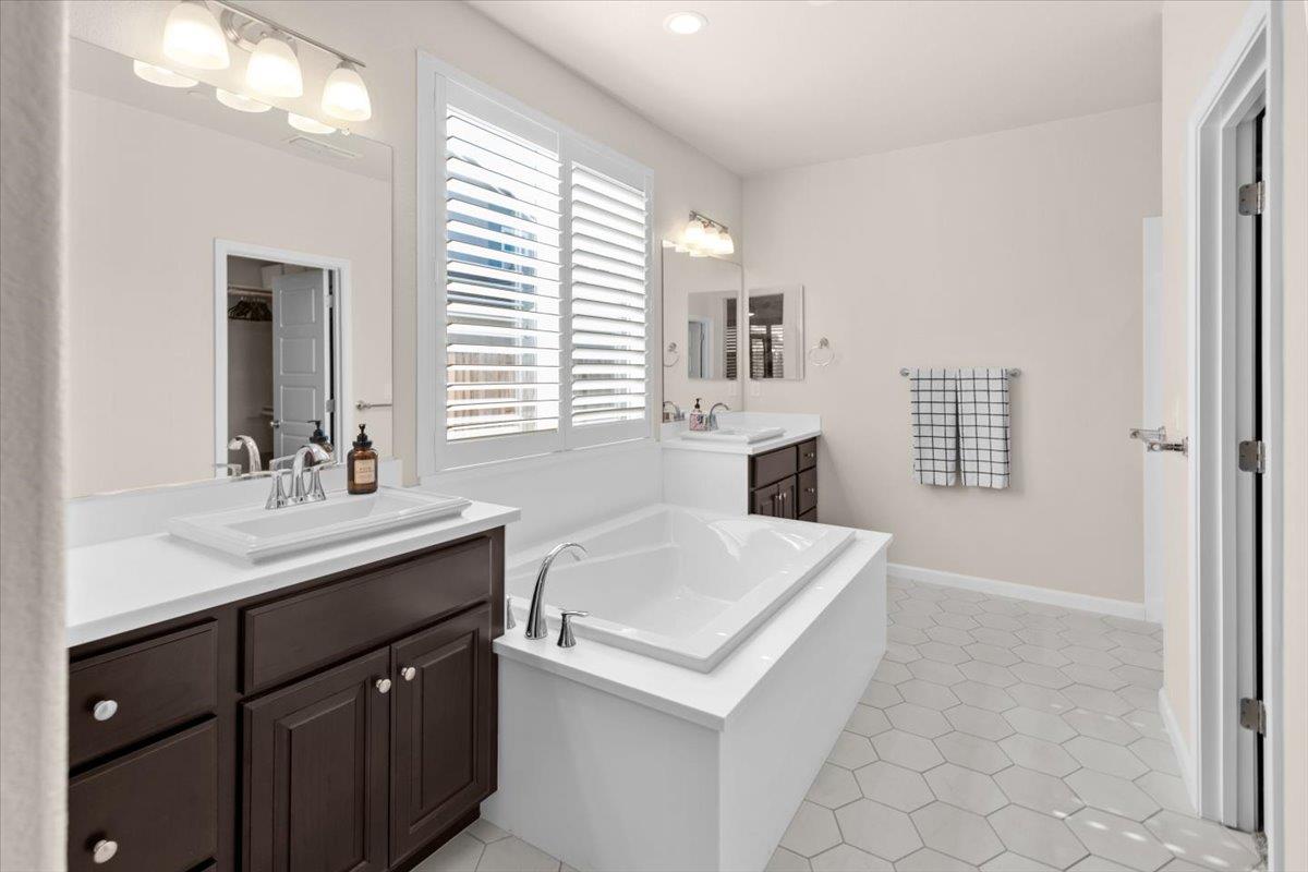 4368 Icon Ave, Modesto, CA 95356