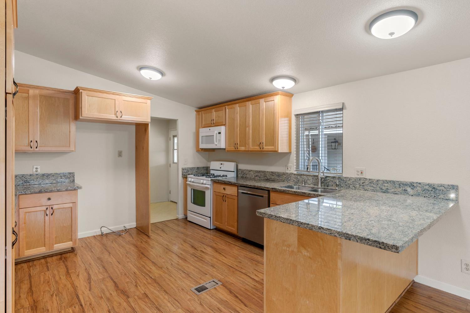 4325 Raiders Way, Modesto, CA 95355