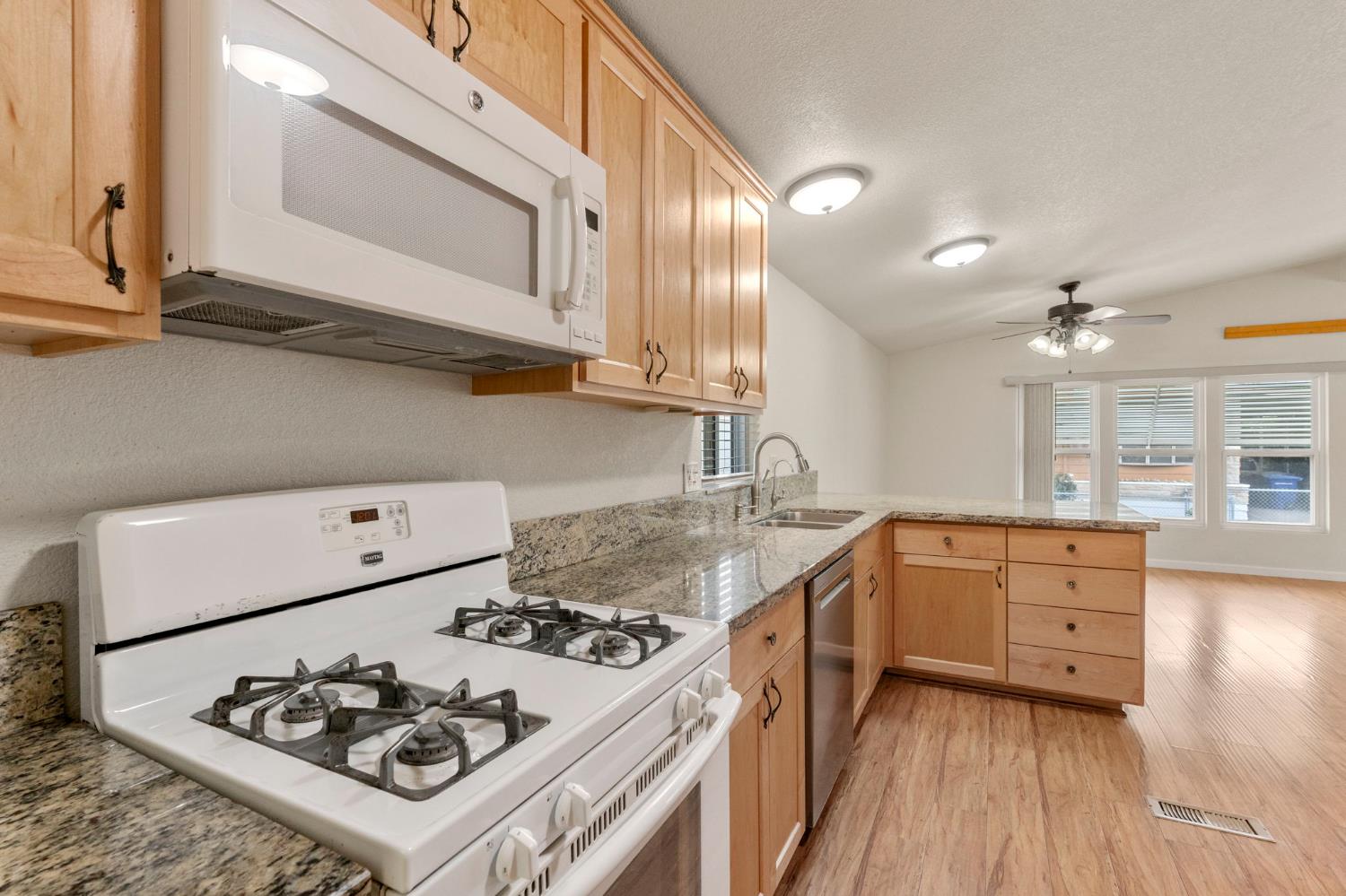 4325 Raiders Way, Modesto, CA 95355