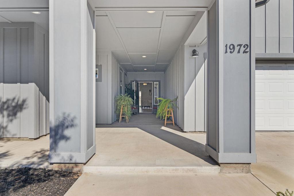 1972 Sugar Pine Dr, Oakdale, CA 95361