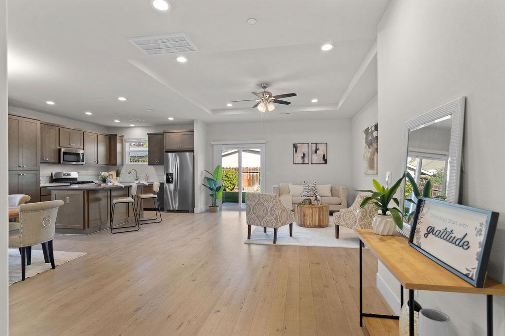 1972 Sugar Pine Dr, Oakdale, CA 95361