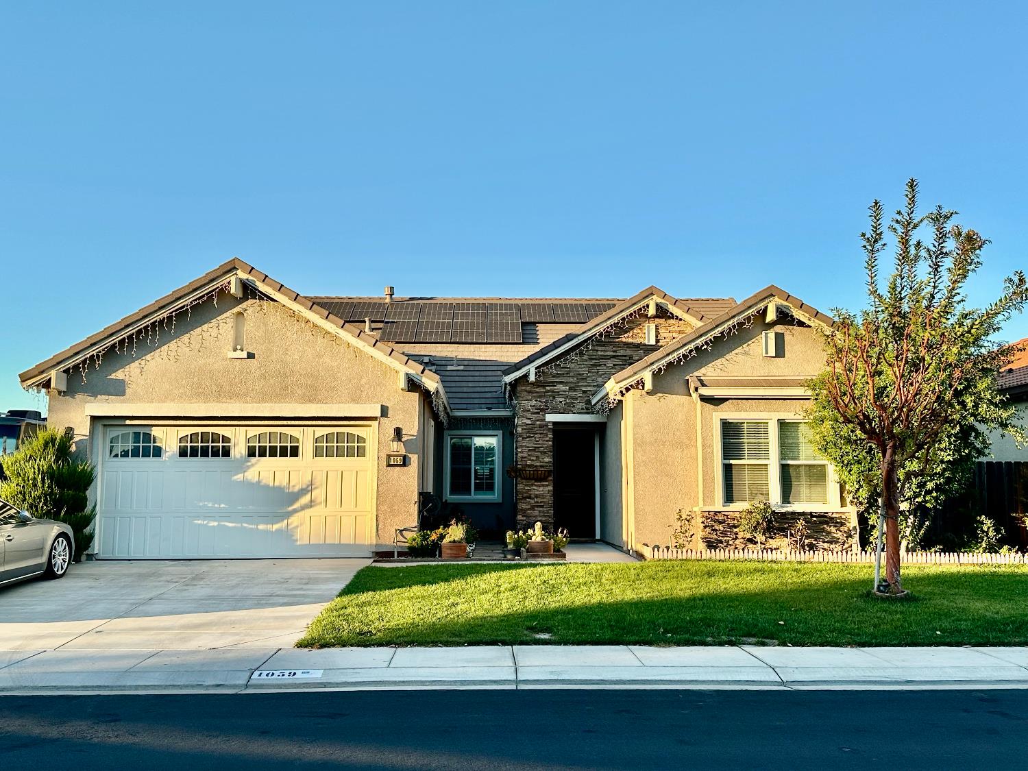 1059 Harvest Mill Dr, Manteca, CA 95336