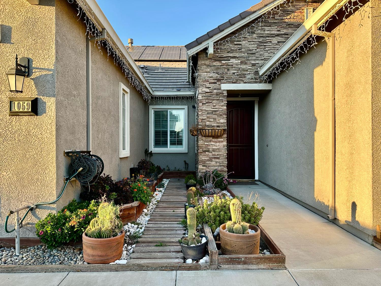 1059 Harvest Mill Dr, Manteca, CA 95336