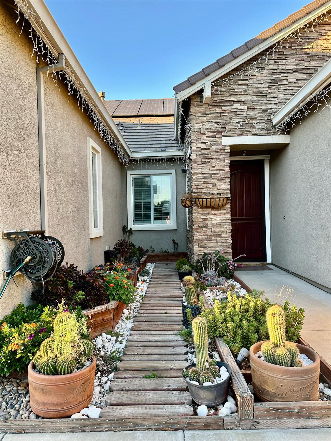 1059 Harvest Mill Dr, Manteca, CA 95336