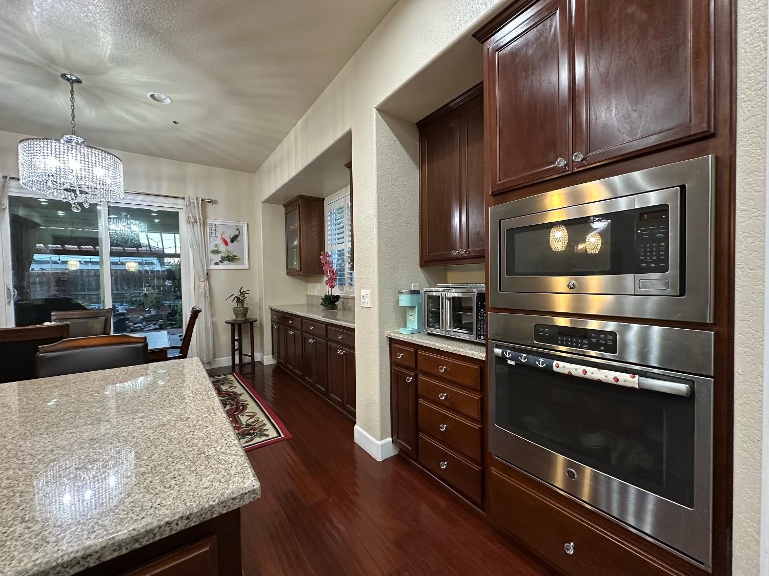 1059 Harvest Mill Dr, Manteca, CA 95336