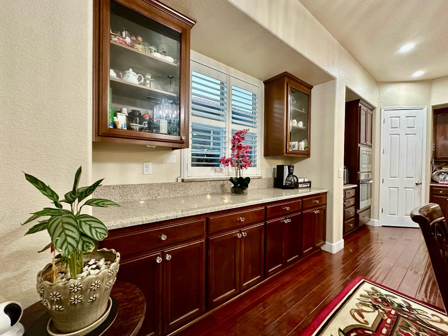 1059 Harvest Mill Dr, Manteca, CA 95336