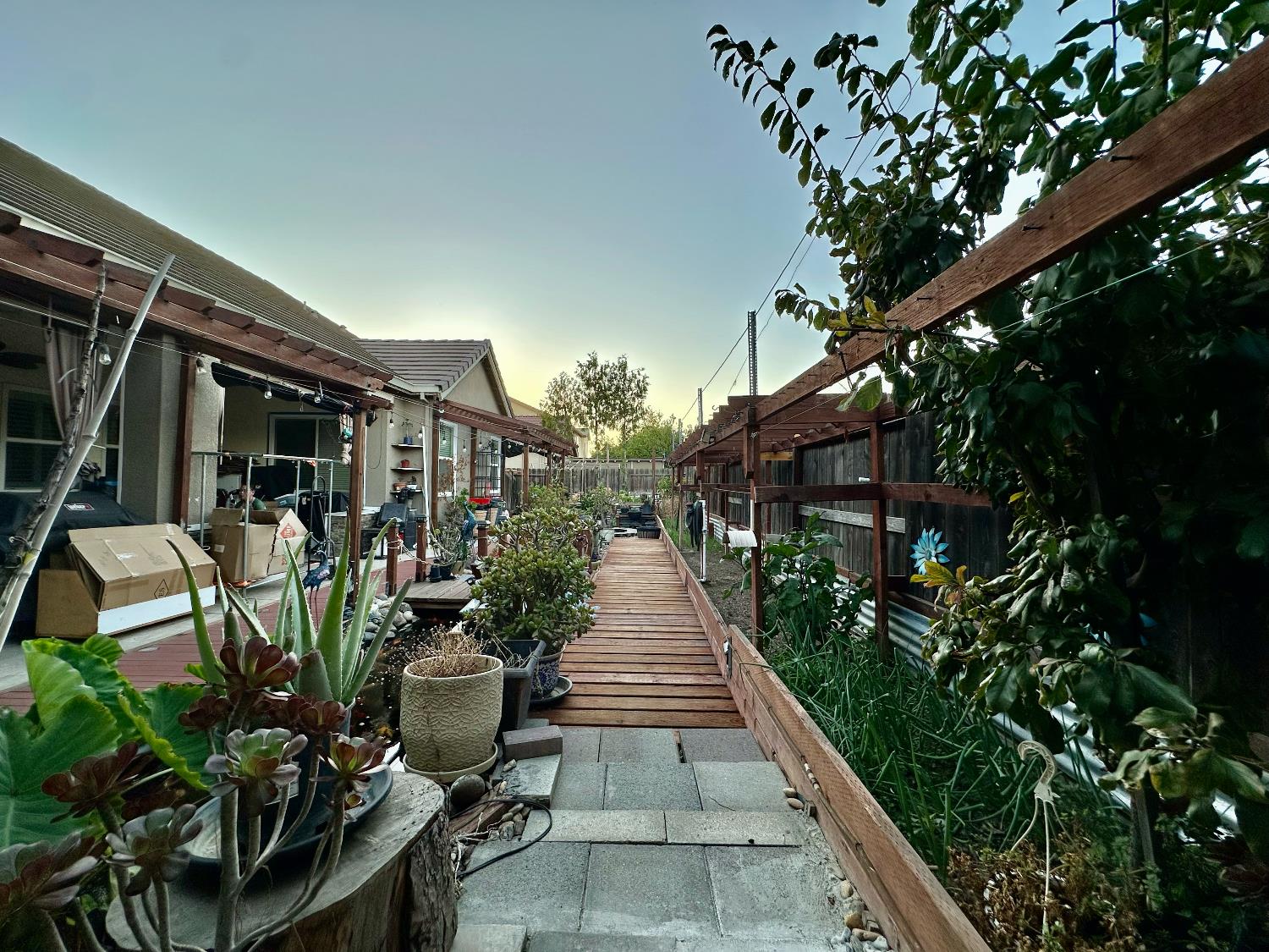 1059 Harvest Mill Dr, Manteca, CA 95336