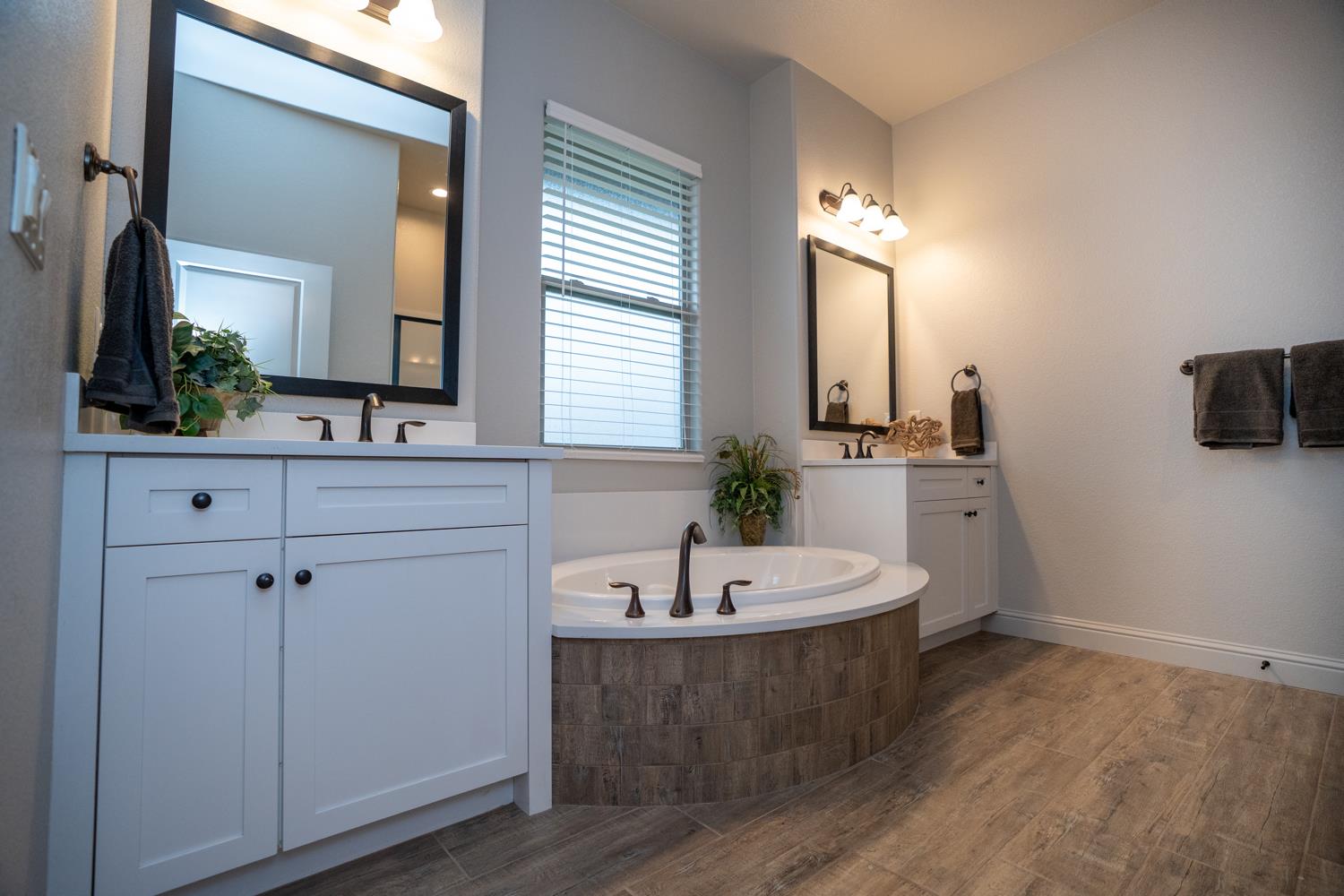 8683 N Verona Way, Hilmar, CA 95324