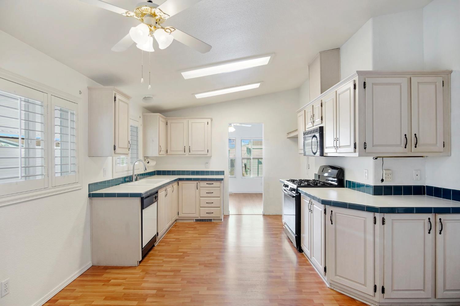 1500 Held #84, Modesto, CA 95355