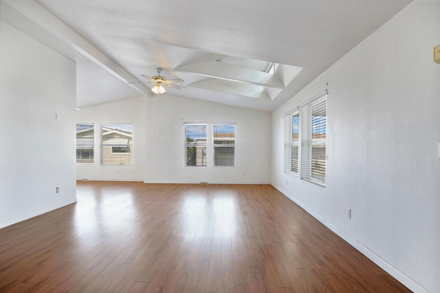 1500 Held #84, Modesto, CA 95355